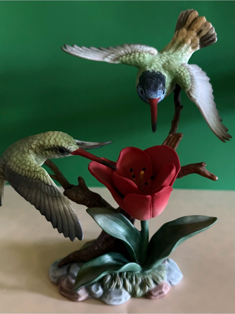 Maruri USA White-Eared Hummingbird with Tulip Porcelain Bronze Design H-9525